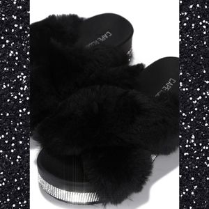 PLATFORM FUR SLIDES-BLACK